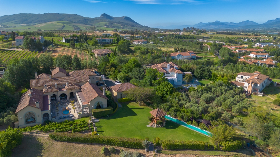 5 Bedroom Property for Sale in Winelands Western Cape